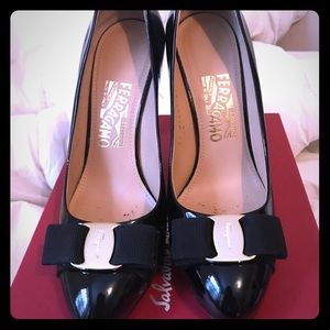 Salvatore Ferragamo Rilly Black Patent Pump